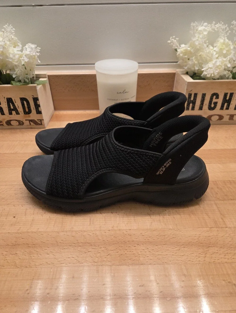 Skechers Hands Free Slip-ins: Summits - Sweetly Evolved Black Sandals Womens 11